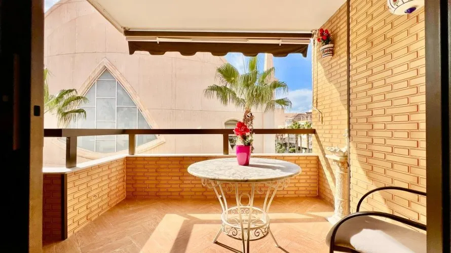 Apartment de 3 chambres à Torrevieja, Espagne No. 593 № 12