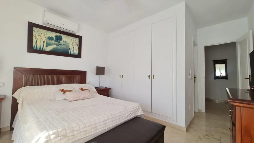 Villa de 124m² à Alicante, Espagne No. 1228 № 13