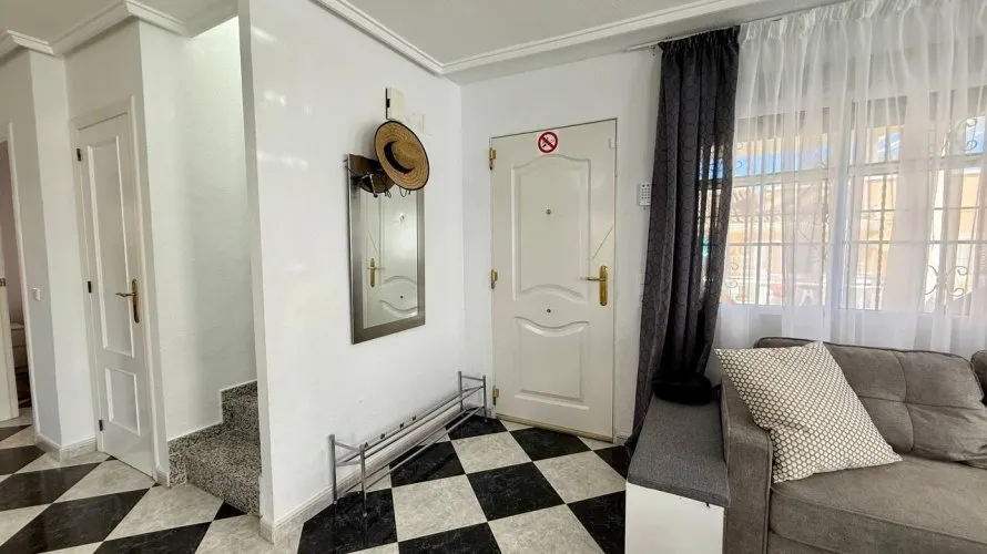 Villa de 4 chambres à Playa Flamenca II, Espagne No. 604 № 15