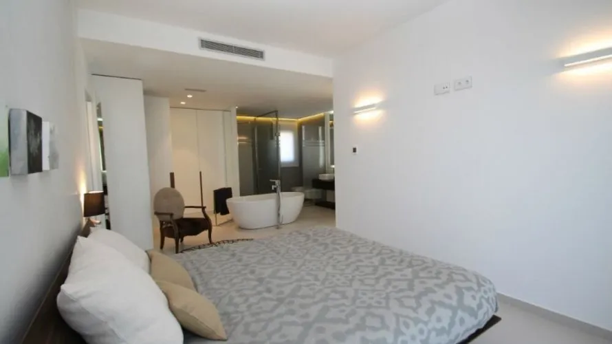 Villa de 197m² à La Zenia, Spain No. 642 № 2