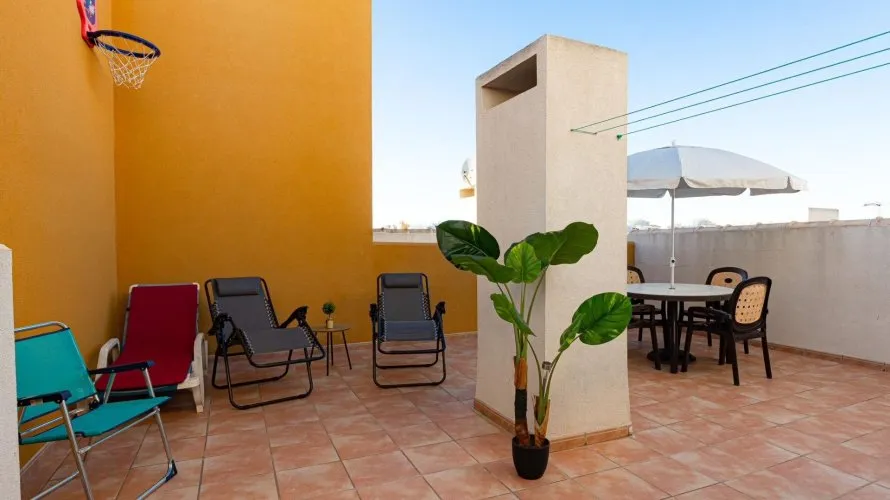 Apartment de 2 chambres à Torrevieja, Espagne No. 939 № 3