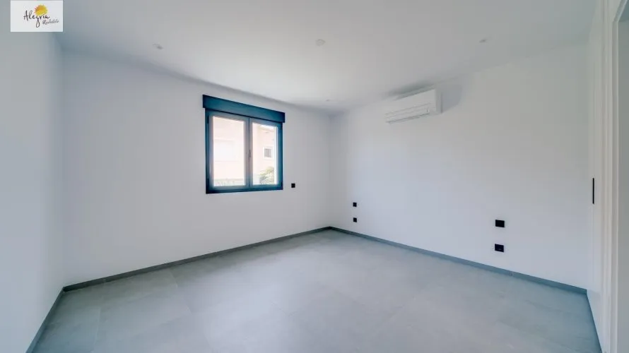Villa de 5 chambres à Calpe, Spain No. 842 № 10