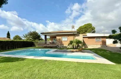 Villa de 3 chambres à La Nucia, Spain No. 630