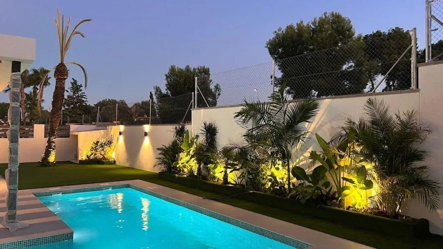 Villa de 3 chambres à Alicante, Espagne No. 932 № 18