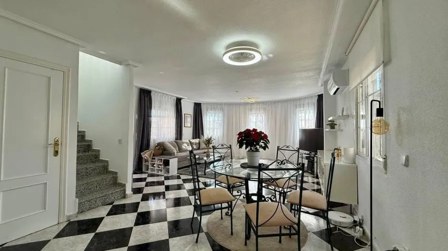 Villa de 4 chambres à Playa Flamenca II, Espagne No. 604 № 12