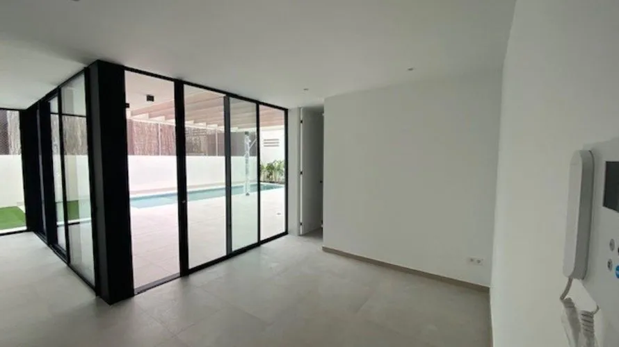 Villa de 3 chambres à Alicante, Espagne No. 932 № 8