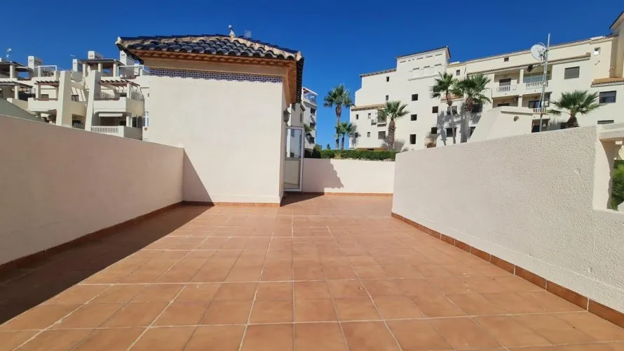 Villa de 124m² à Alicante, Espagne No. 1228 № 10