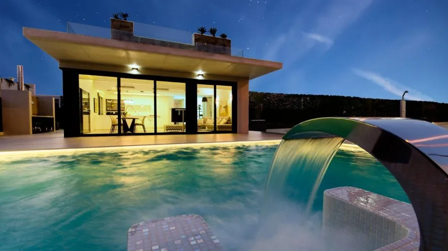 Villa de 4 chambres à Campoamor, Espagne No. 999