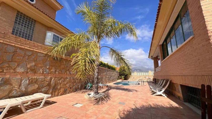 Villa de 480m² à Benidorm, Espagne No. 1036 № 10