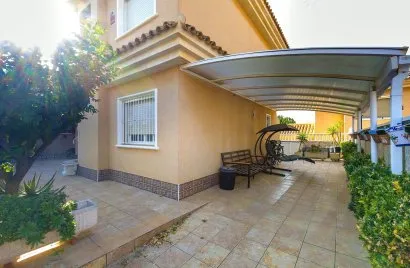 Villa de 3 chambres à Torrevieja, Spain No. 610