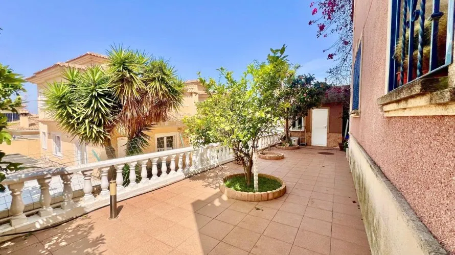Villa de 3 chambres à Torrevieja, Spain No. 564 № 9