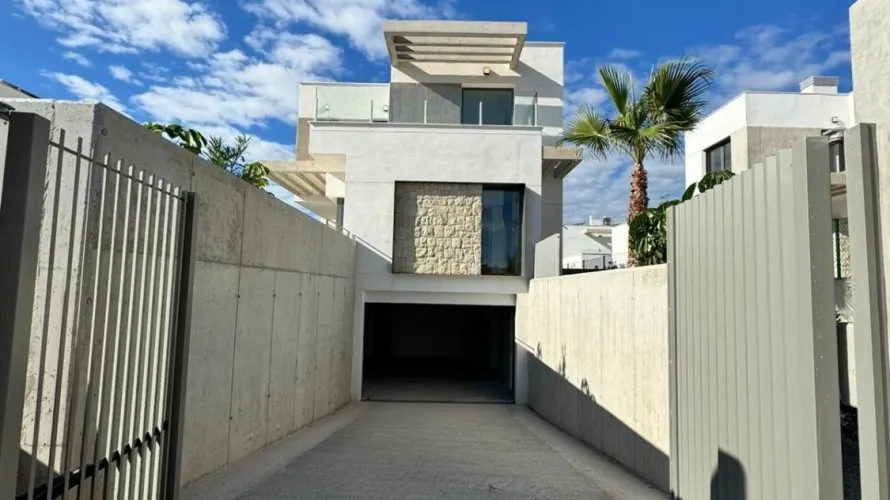 Villa de 3 chambres à Finestrat, Espagne No. 1081 № 16