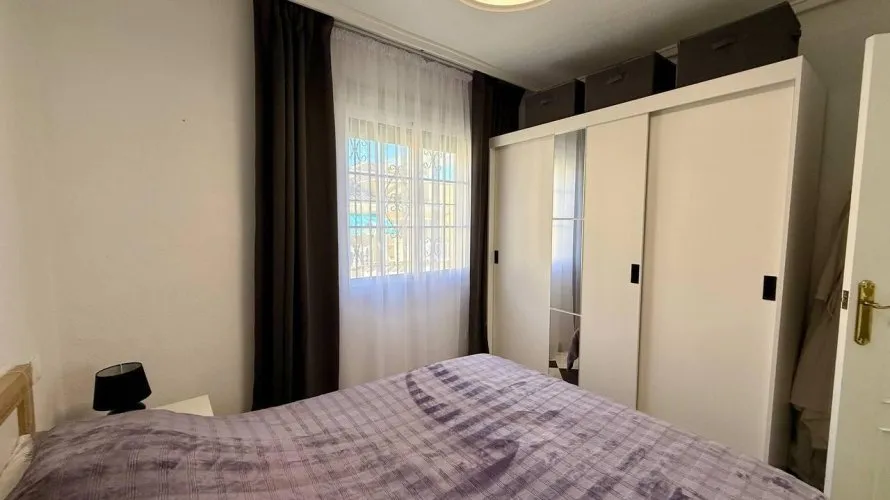 Villa de 4 chambres à Playa Flamenca II, Espagne No. 604 № 1