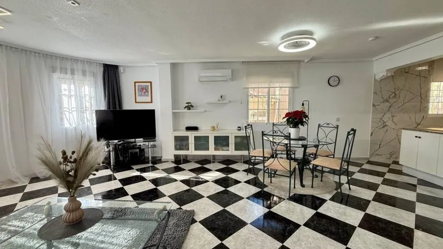 Villa de 4 chambres à Playa Flamenca II, Espagne No. 604 № 13