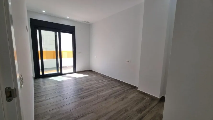 Apartment de 3 chambres à Torrevieja, Espagne No. 554 № 8