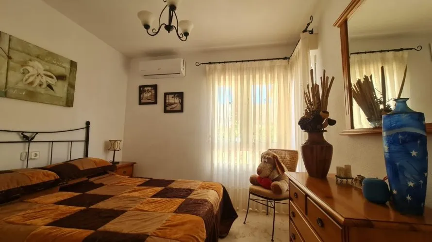 Villa de 124m² à Alicante, Espagne No. 1228 № 19