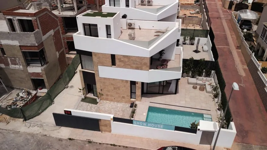 Villa de 3 chambres à La Florida, Espagne No. 955