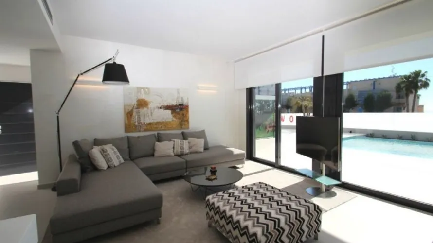 Villa de 197m² à La Zenia, Spain No. 642 № 15