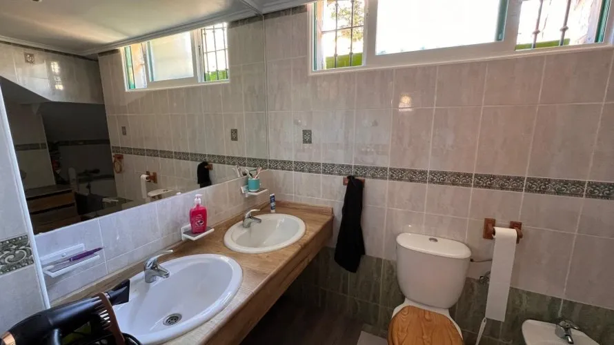 Villa de 480m² à Benidorm, Espagne No. 1036 № 24