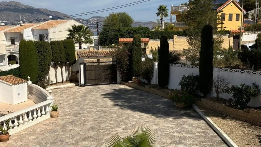Villa de 4 chambres à Albir, Espagne No. 979 № 24