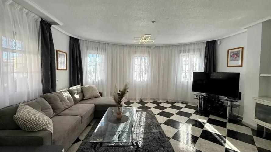 Villa de 4 chambres à Playa Flamenca II, Espagne No. 604 № 20