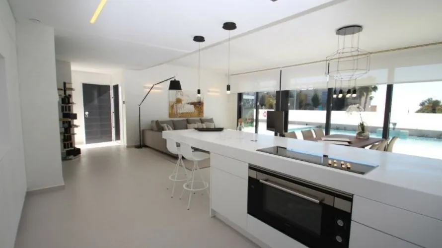 Villa de 197m² à La Zenia, Spain No. 642