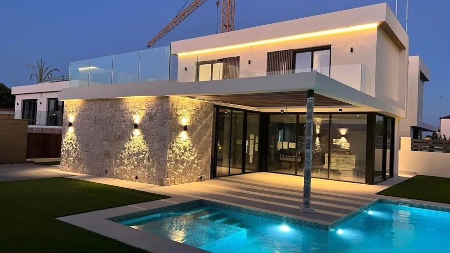 Villa de 3 chambres à Alicante, Espagne No. 932 № 1
