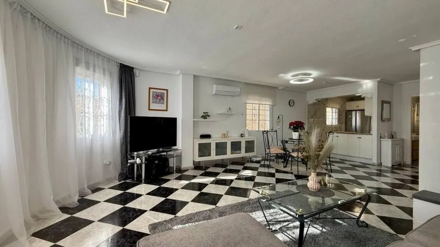 Villa de 4 chambres à Playa Flamenca II, Espagne No. 604 № 18
