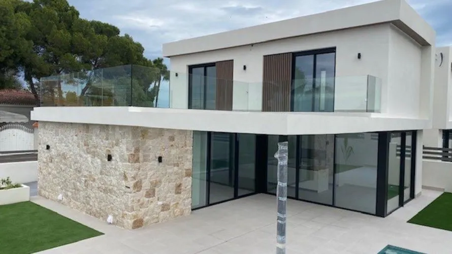 Villa de 3 chambres à Alicante, Espagne No. 932