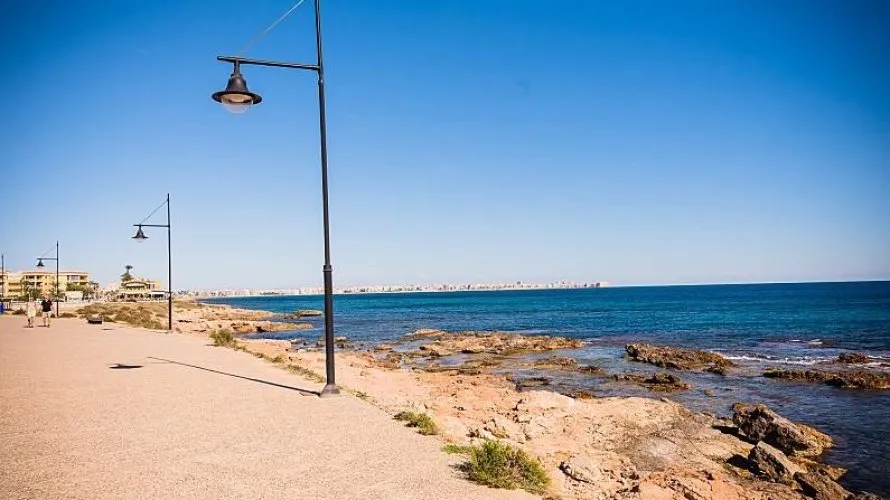 Villa de 4 chambres à Torrevieja, Espagne No. 841 № 10