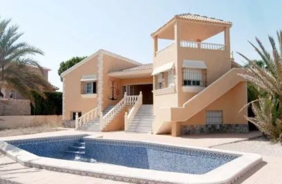 Villa de 3 chambres à La Manga del Mar Menor, Spain No. 659