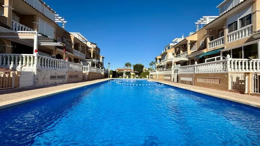 Villa de 4 chambres à Playa Flamenca II, Espagne No. 604 № 24
