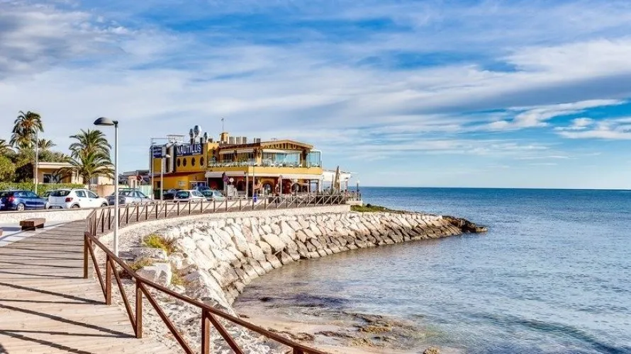 Villa de 4 chambres à Torrevieja, Espagne No. 841 № 9