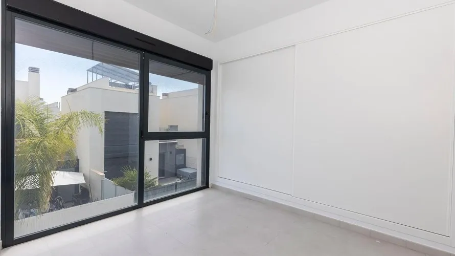 Villa de 3 chambres à La Florida, Espagne No. 1336 № 1