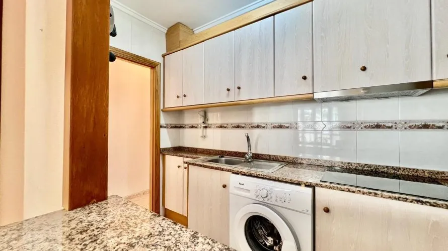 Apartment de 2 chambres à Torrevieja, Espagne No. 1586 № 4