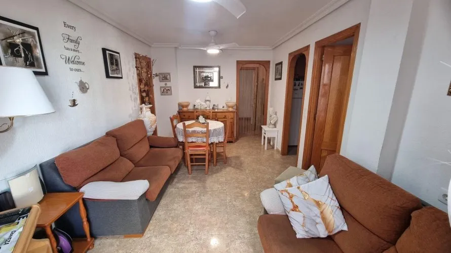 Apartment de 2 chambres à Torrevieja, Espagne No. 1558