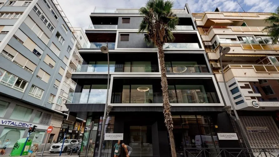 Apartment de 3 chambres à Torrevieja, Espagne No. 1484 № 1