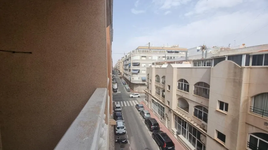 Apartment de 2 chambres à Torrevieja, Espagne No. 1543 № 2