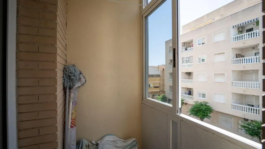 Apartment de 2 chambres à Torrevieja, Espagne No. 1547 № 4