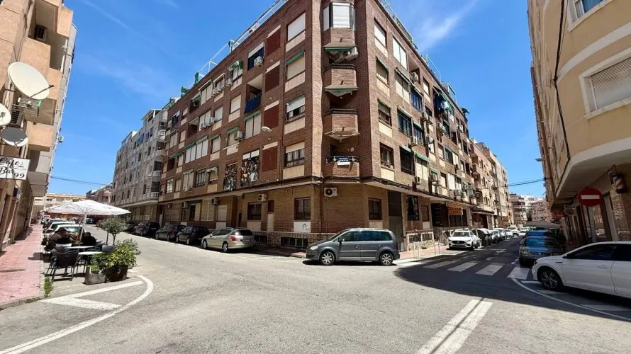Apartment de 2 chambres à Torrevieja, Espagne No. 1589