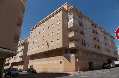 Apartment de 2 chambres à Torrevieja, Espagne No. 1594