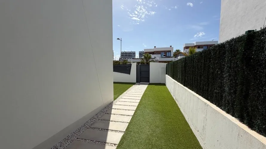 House de 324m² à Finestrat, Espagne No. 1495 № 1