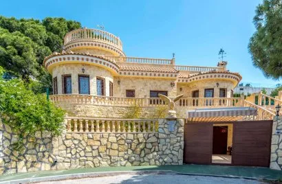 Villa de 4 chambres à Campoamor, Espagne No. 1459