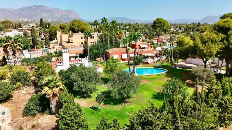 Villa de 5 chambres à Benidorm, Espagne No. 1679 № 26