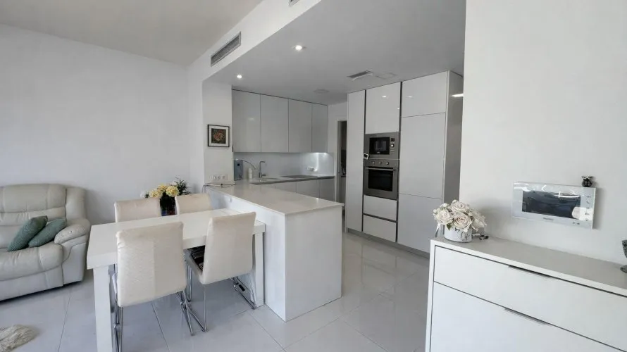 Villa de 4 chambres à Alicante, Espagne No. 1643 № 19