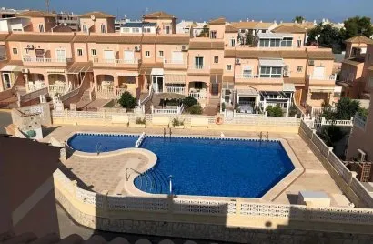 Duplex de 3 chambres à La Zenia, Espagne No. 1694