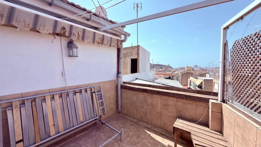 Apartment de 2 chambres à Alicante, Espagne No. 1677
