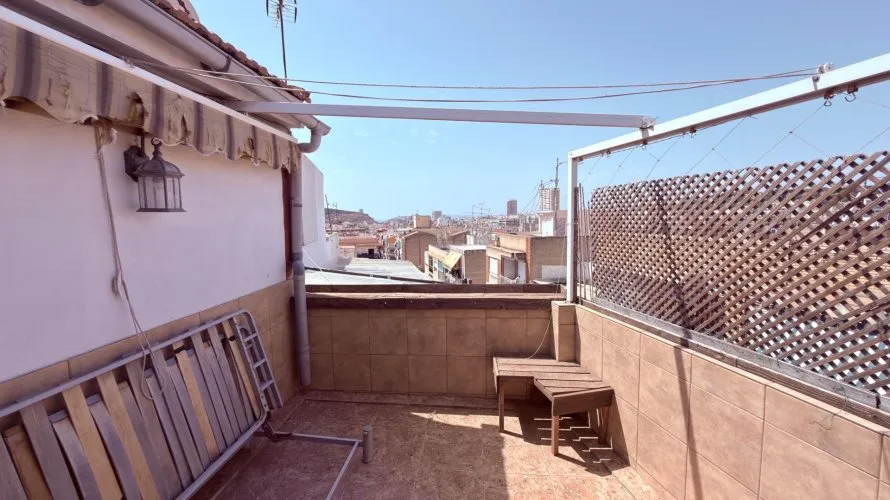 Apartment de 2 chambres à Alicante, Espagne No. 1677 № 2