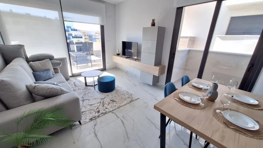Apartment de 2 chambres à Torrevieja, Espagne No. 1669 № 2