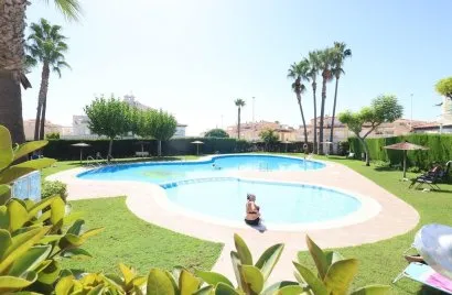Bungalow de 2 chambres à Alicante, Espagne No. 1744